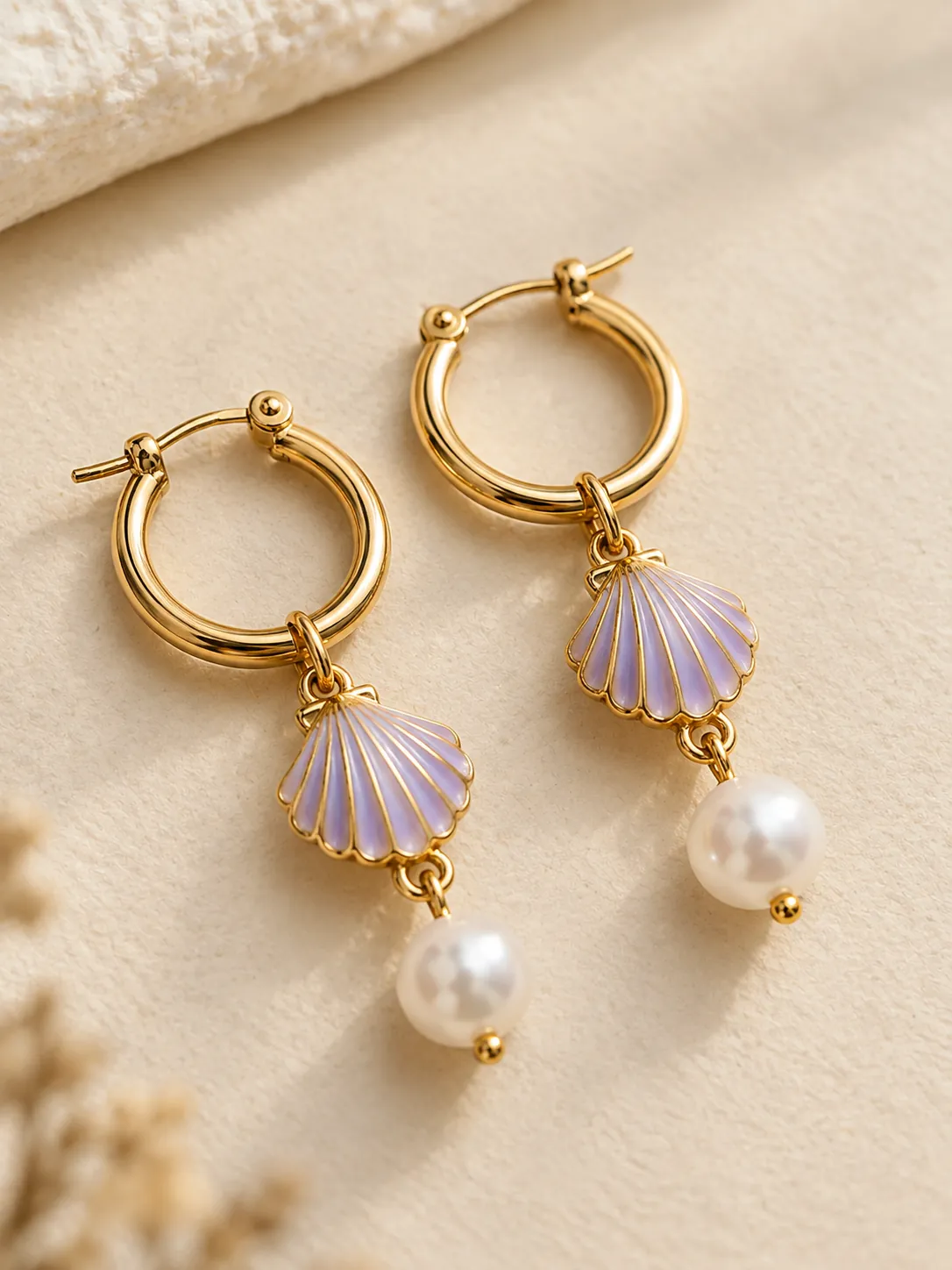 Scallop & Pearl Hoops — Detalje tæt på